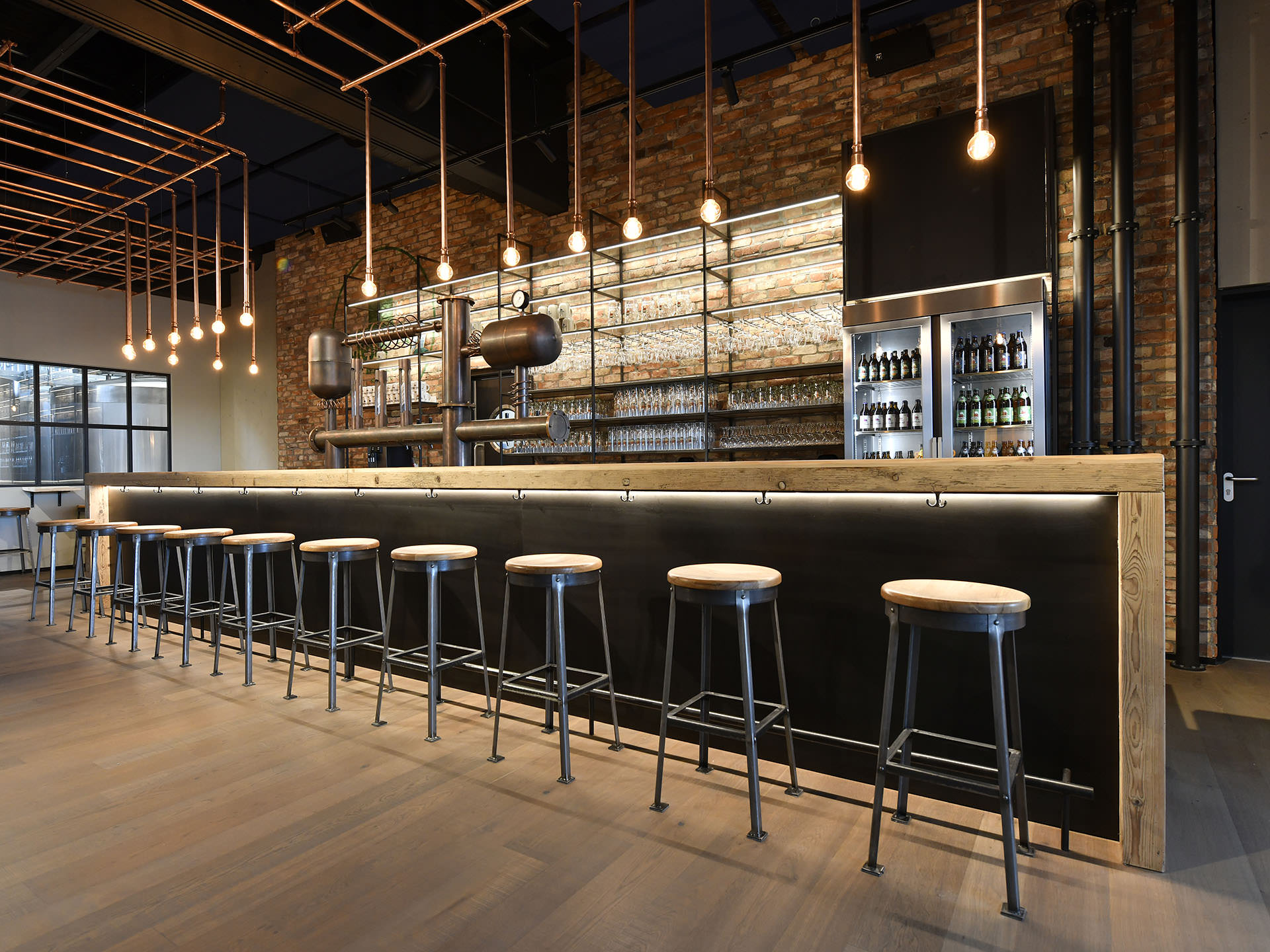 View of the bar area at Giesinger Bräu